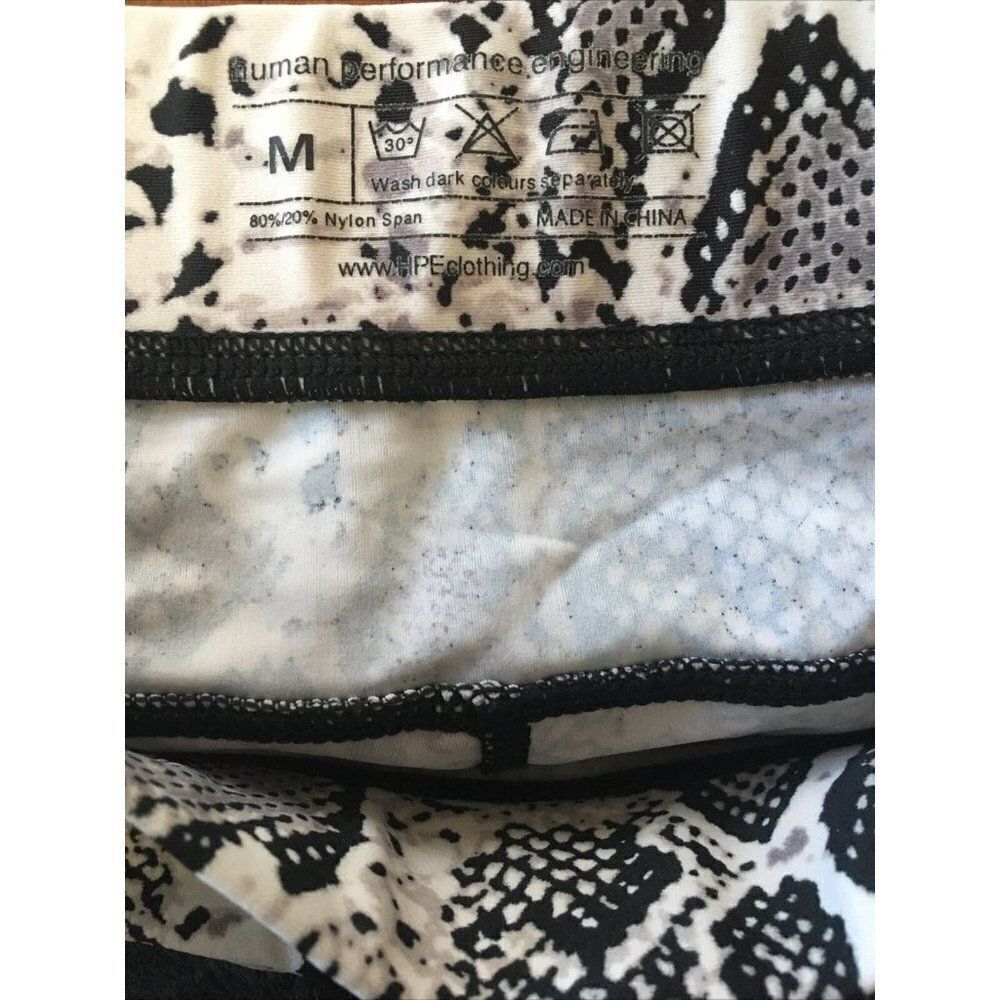 Human Performance Engineering HPE Snake Print Crop‎ - Picture 3 of 5
